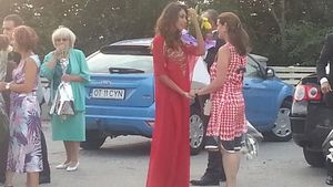 Madalina Ghenea explica motivul pentru care Gerard Butler nu a insotit-o la nunta fratelui ei. Primele imagini de la cununie