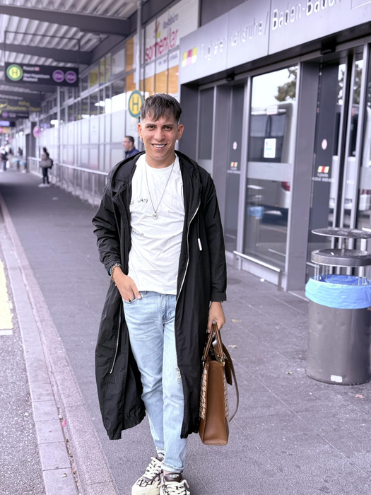 Florin Marin, românul care ”vânează” testamentele milionarilor bătrâni, lovește din nou: și-a ”tras” iubit, dar și o nouă…moștenire! ”Mi-a cumpărat vilă cu piscină lângă Arafat!”
