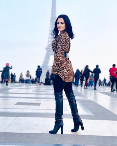 Carmen de la Sălciua, în vacanță la Paris