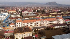 Orașul din România în care angajații primăriei au încasat 1.000.000 de euro în 2025. Are doar 11.000 de locuitori