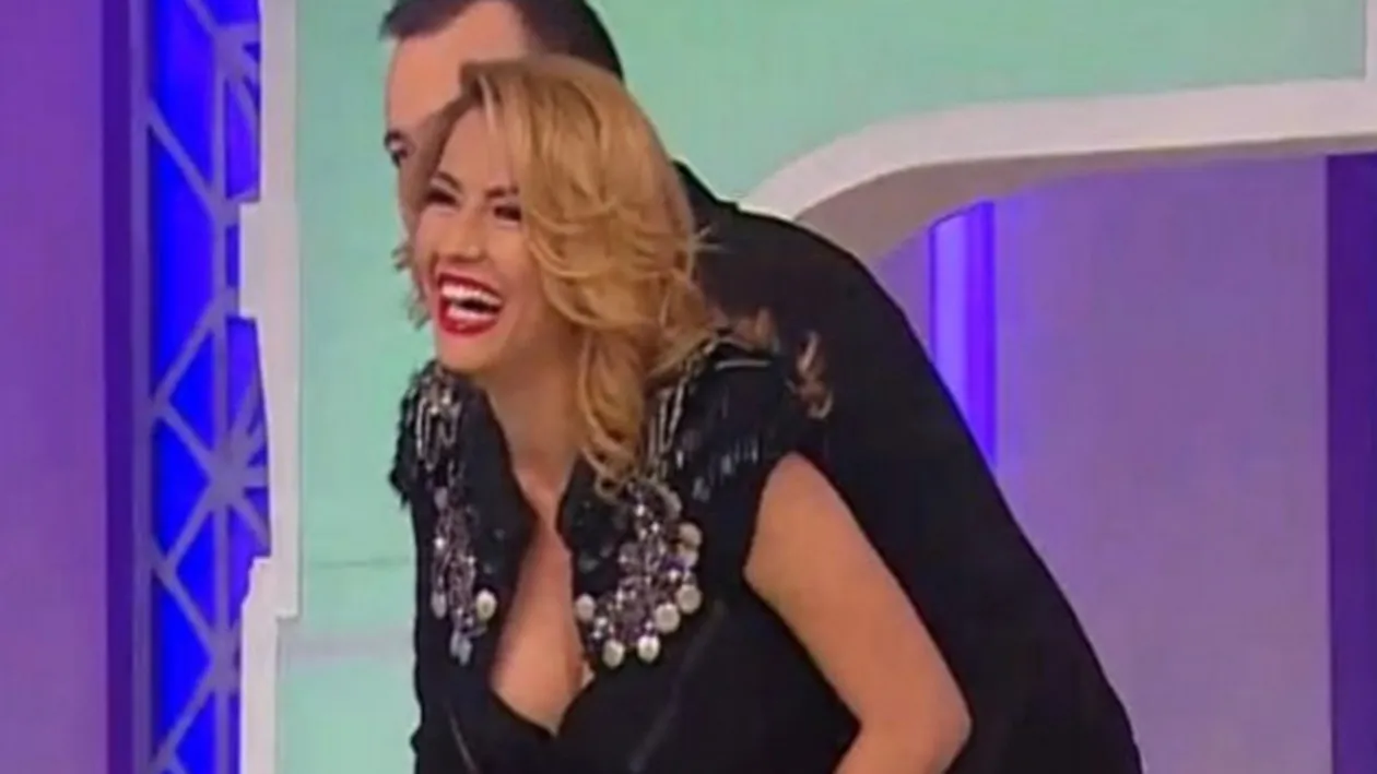 SOC in direct! Mihai Morar i-a bagat mana sub fusta Rodicai Miron si a atins-o in zonele intime: Esti epilata!