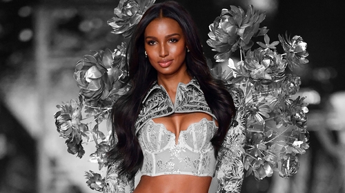 Fostul model Victoria's Secret, Jasmine Tookes, este însărcinată pentru prima oară