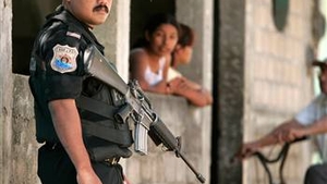 Şase turiste spaniole au fost violate de cinci mexicani în Acapulco! Partenerii femeilor au privit legaţi grozăviile!