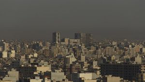 Ce este ”ploaia acidă”, fenomenul care a apărut după războiul din Iran. Este extrem de periculos!