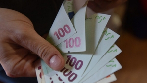 Curs valutar 9 august 2019. Euro a scăzut mult. Câți lei valorează azi moneda europeană