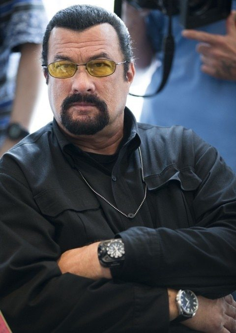 Celebrul Steven Segal e acuzat de mai multe actriţe că le-ar fi abuzat: „Îşi descheia pantalonii de piele…”