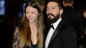 Shia LaBeouf s-a despărțit de iubita sa, Mia Goth. „Relația lor a fost întotdeauna complicată”