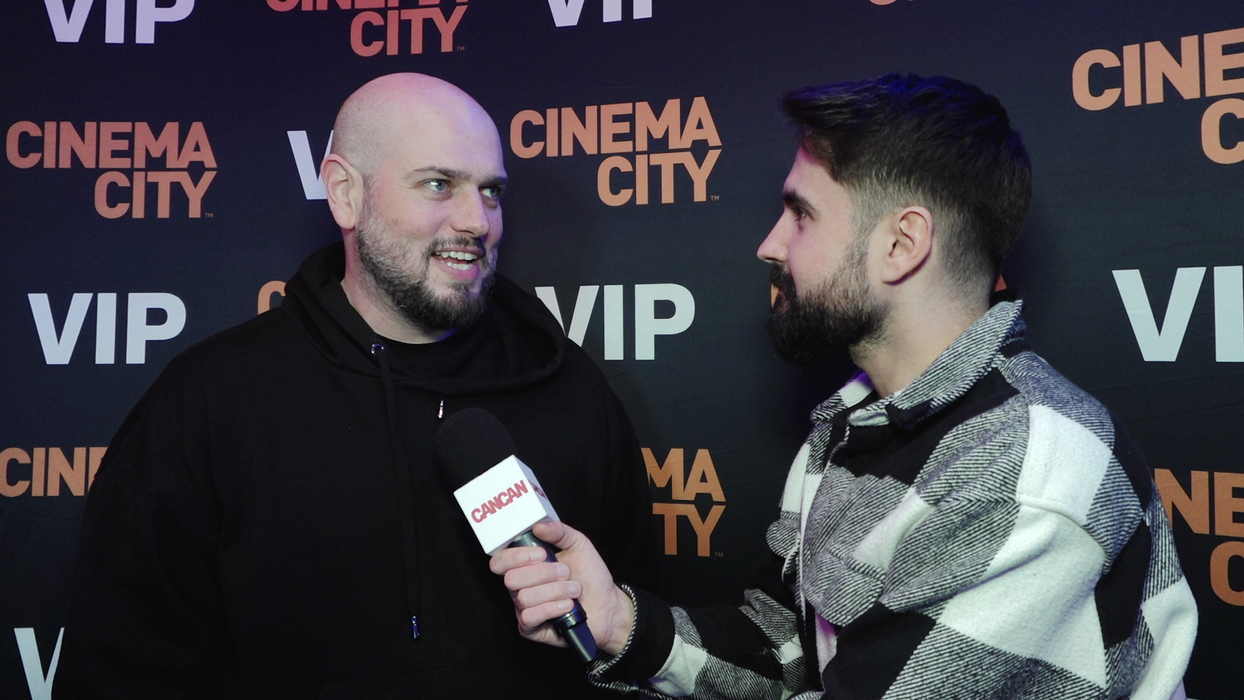 BRomania: "Cred că ce facem noi e să ne distrăm și asta se și simte. Noi facem filme la care ne distrăm și facem filme la care râdem noi. E subiectiv, eu încerc să fac filme cât mai distractive care dau dovadă de escapism, să te duci o oră și jumătate să te distrezi!" (Foto: captură video)