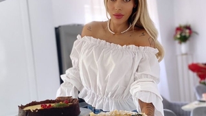Ce afacere are Lena Enache, de fapt. Soția lui Gabi este 'Bubulina Gospodina'