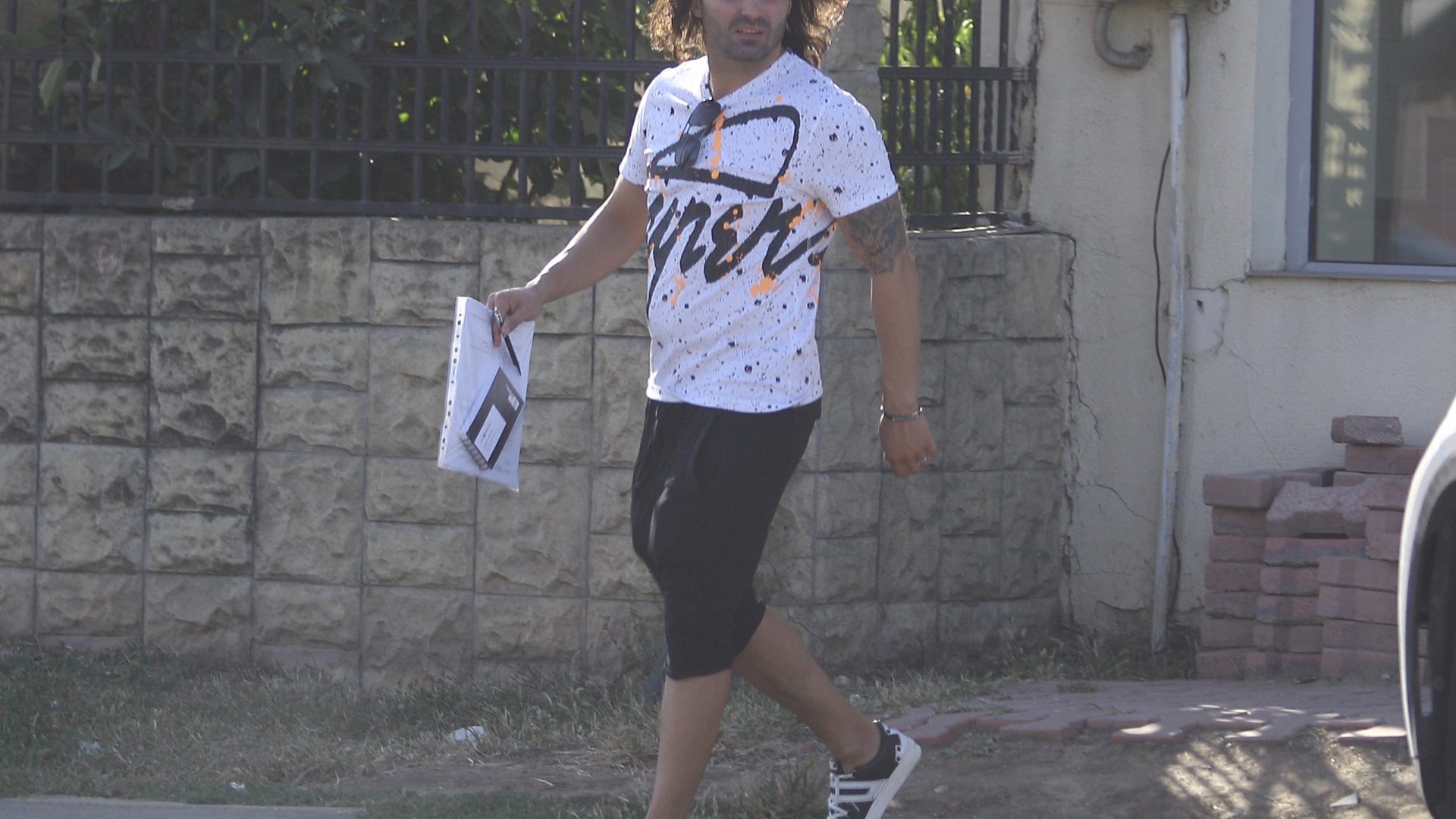 Kilogramele îi dau bătăi de cap. Pepe a ”prins” burtică, iar noi avem imaginile-dovadă!