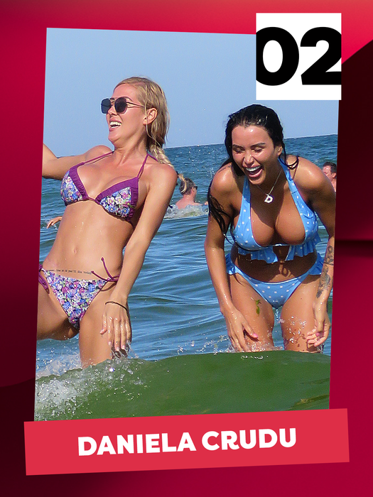 Topul vedetelor care și-au “descătușat” decolteurile XXXXXL la plajă. S-au aplecat și… Pe ce locuri sunt Bianca Drăgușanu, Delia ori Cristina ICH