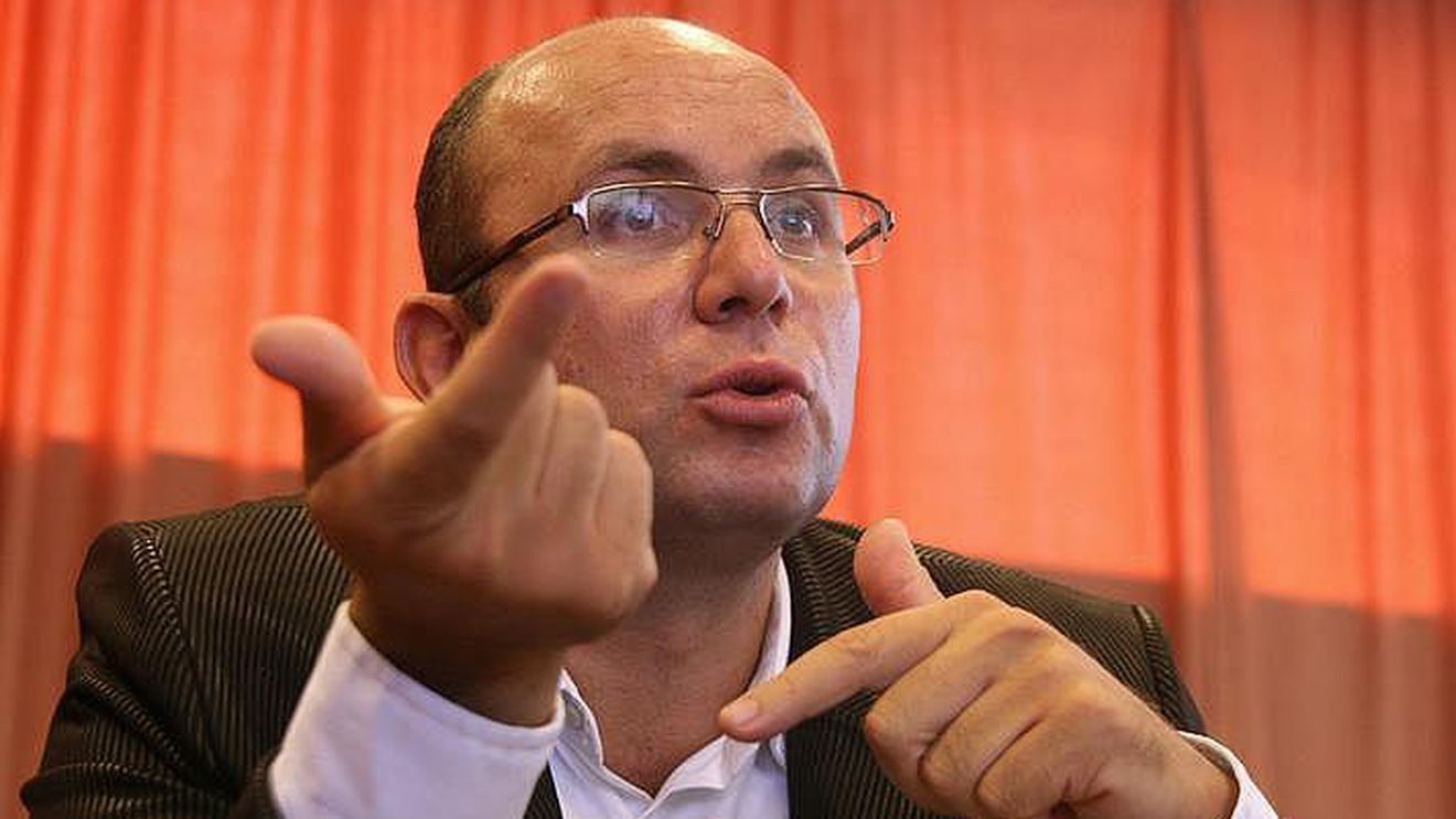 Cozmin Guşă: "Singurul care ar avea datoria să participe mitingul diasporei este Klaus Iohannis!"