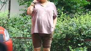 Motivul absolut socant prin care Mirabela Dauer explica excesul de grasime de pe abdomen! Sustine ca totul se trage de la microfon