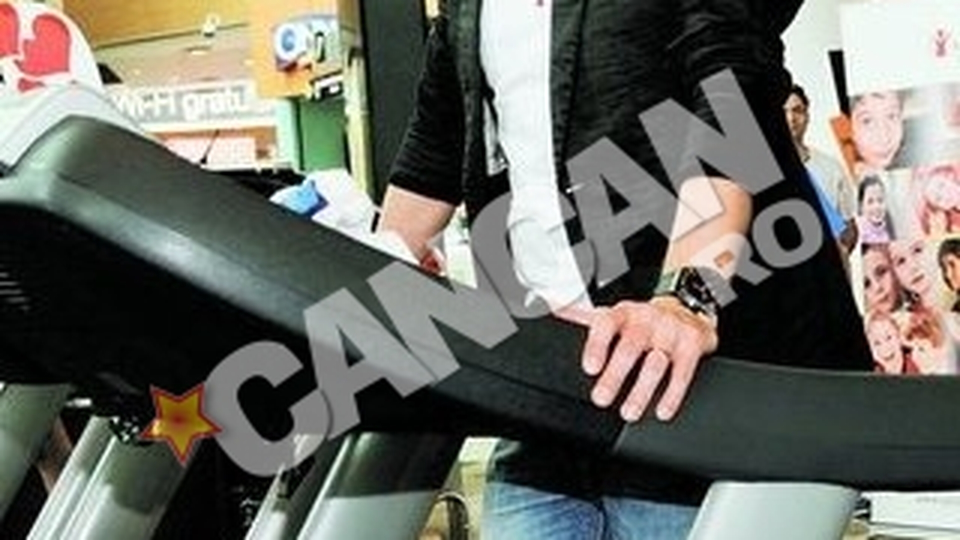 Andi Moisescu, la jogging prin mall. A luat-o la fuga pentru copii