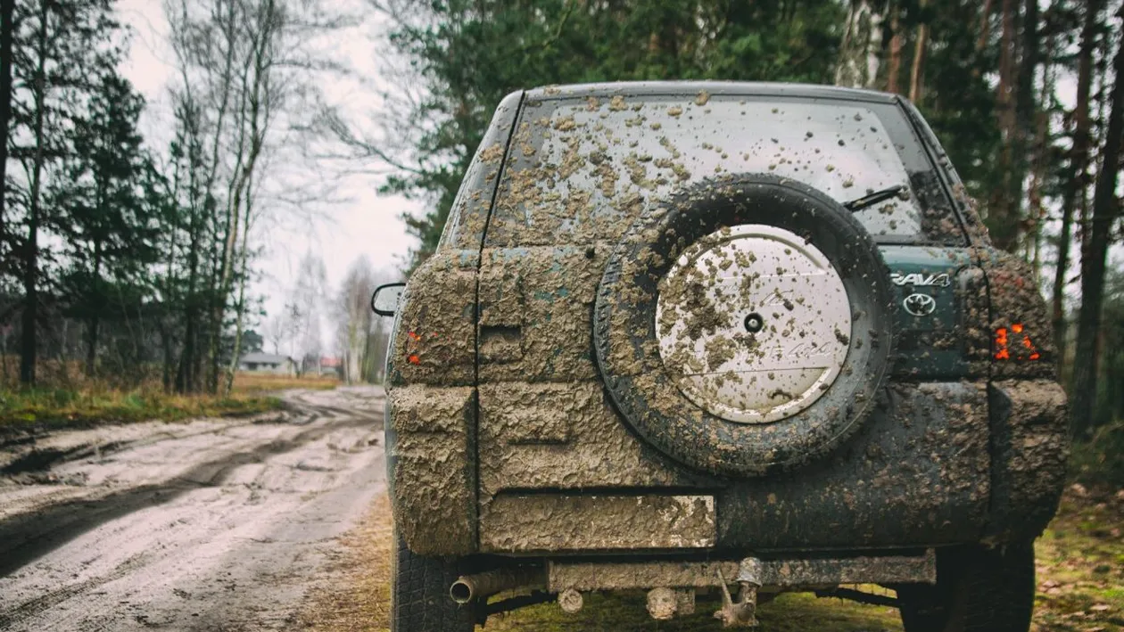 Ce amendă primești dacă ai parbrizul mașinii murdar. Puțini șoferi știu