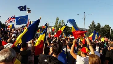 Șase protestatari din Piața Victoriei au avut nevoie de îngrijiri medicale