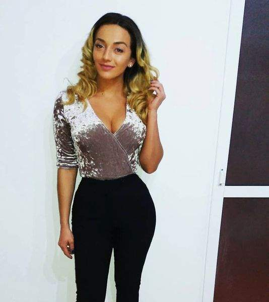 Roxana Urs, cea mai sexy polițistă din Târgu Mureș! Blonda de la MAI face ravagii pe rețelele de socializare
