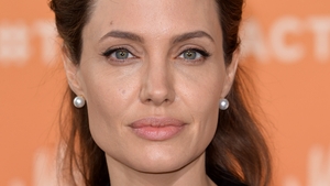 Angelina Jolie s-a săturat şi a transmis mesajul! E vorba de viaţa amoroasă! 