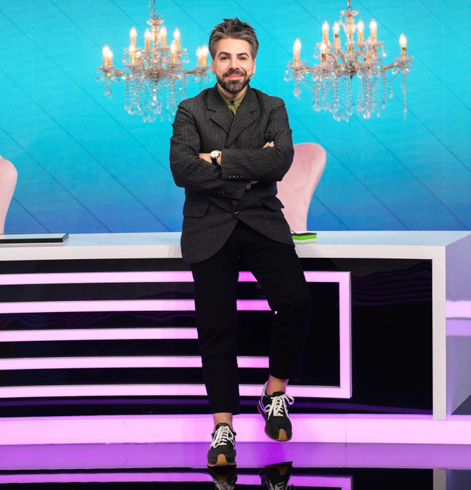 Maurice Munteanu: "Am și acum Tinder. Intru rar și e cam tâmp, sunt multe sincope pe fir, comunicări bolovănoase!" (Foto: Instagram)