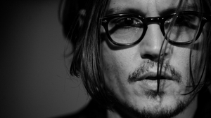 Nu l-ai vazut NICIODATA asa pe Johnny Depp: are chelie si joaca rolul unui criminal in serie! Fanii au ramas socati
