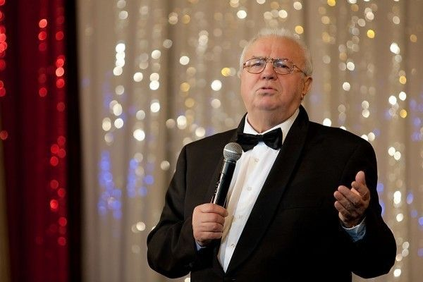 Alexandru Arșinel, unul dintre cei mai îndrăgiți actori din România / Sursă foto: Facebook