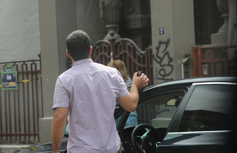 Șoferul o va aștepta pe soția fostului președinte Băsescu