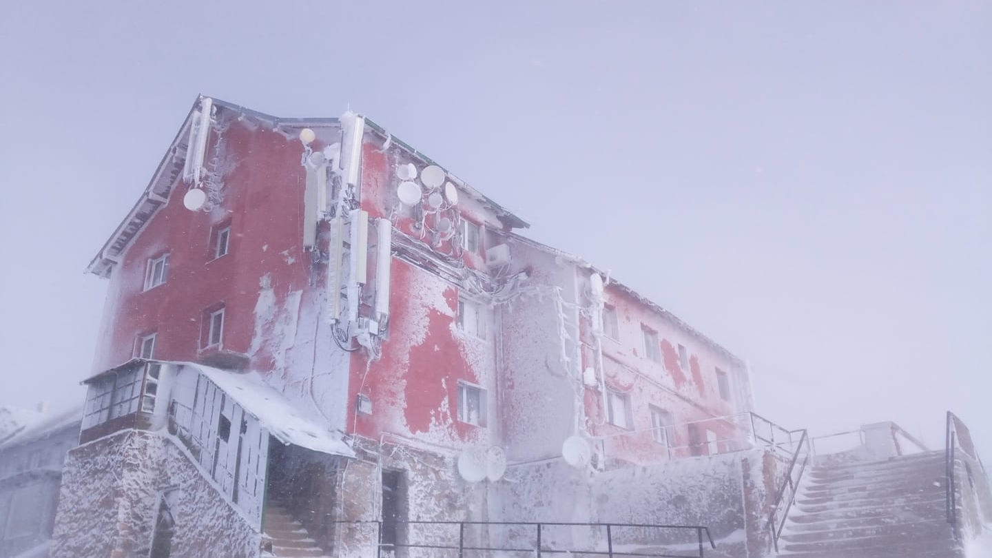 Cabana Babele din masivul Bucegi, scoasă la vânzare! Suma exorbitantă care se cere