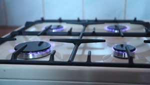Lovitură grea pentru românii care au aragaze clasice. Ce s-ar putea întâmpla cu aceste electrocasnice