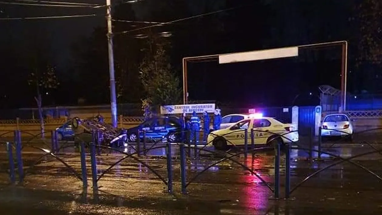 Grav accident, azi-noapte, în București. Un șofer s-a răsturnat cu mașina pe șoseaua Olteniței