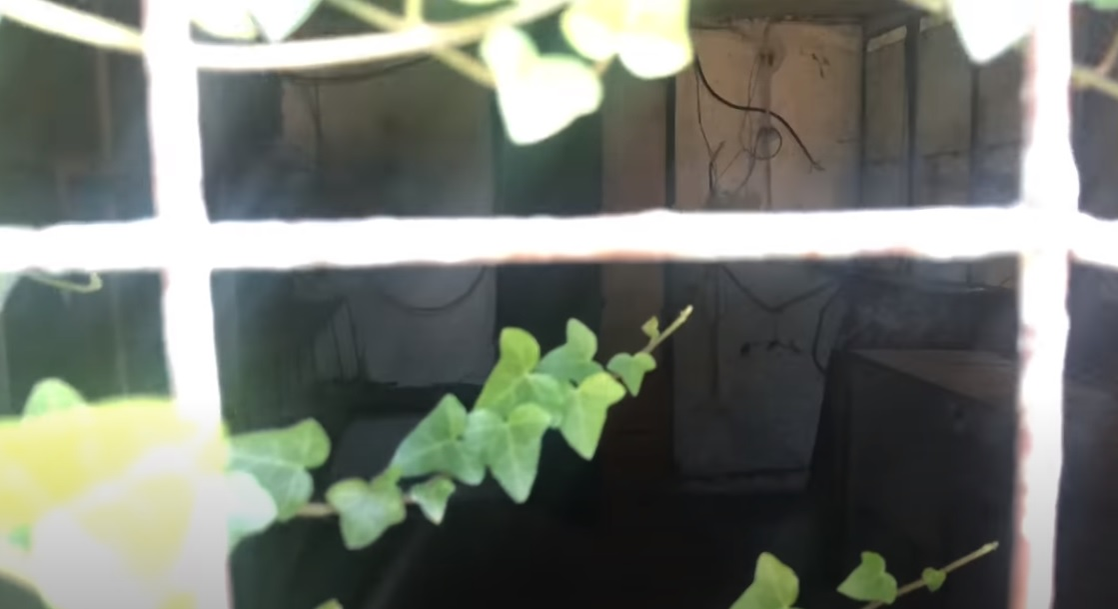 Ex-concurentul de la "Puterea Dragostei" și-a făcut curaj să filmeze în casa monstrului din Caracal