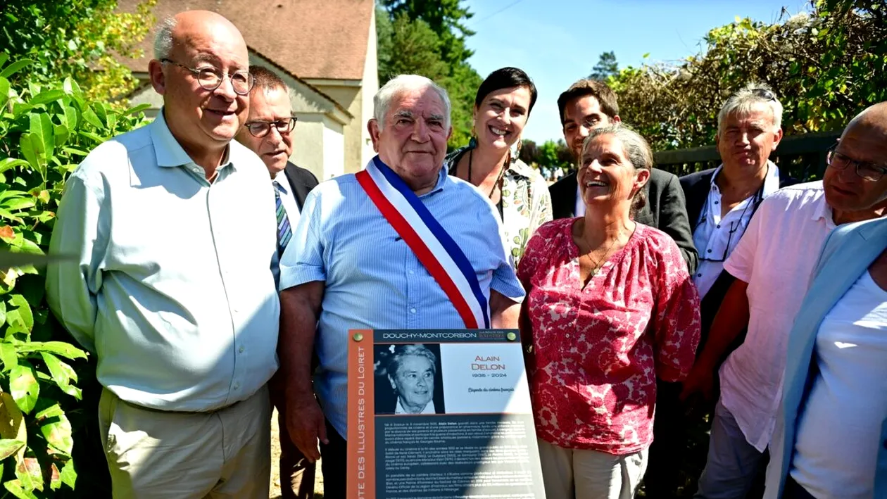 Alain Delon, uitat de proprii copii. Motivul pentru care Anthony, Anouchka și Alain-Fabien nu au fost prezenți la parastasul de un an al tatălui lor