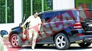 Oprisan traieste in lux si cand are averea confiscata