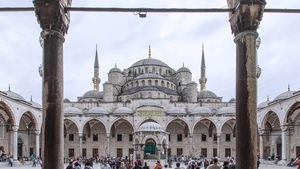 Atac terorist în Istanbul. Cel puțin o persoană a decedat în timpul unei slujbe dintr-o biserică italiană