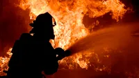 Incendiu puternic la o universitate din Bucureşti. Pompierii au intervenit de urgenţă