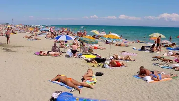 Ce amendă primești, de fapt, dacă te prinde poliția pe plajă de 1 mai