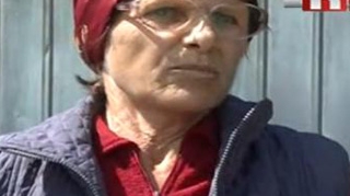 Sexy-violatoarea din Tulcea, data-n gat de mama ei: "Este foarte violenta, foarte violenta. Pe mine m-a batut, pe tatal asta de-al doilea l-a batut"