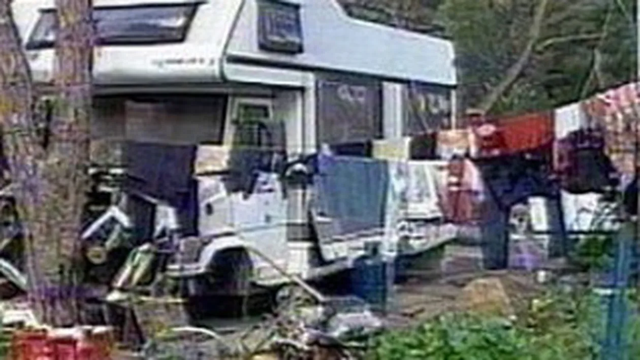 O tabara din Roma in care locuiau 16 romi de origine romana a fost demolata