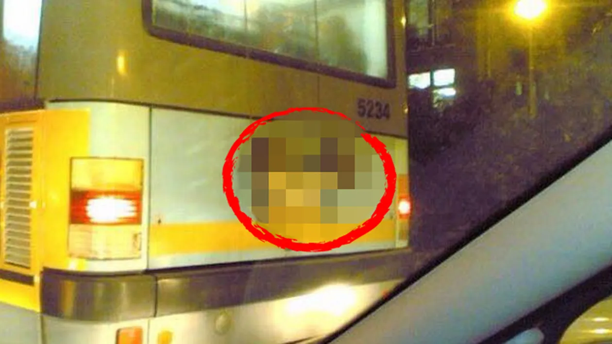 Toti soferii au ras cand au vazut ce a aparut in spatele acestui troleibuz din Bucuresti! Trebuie sa fii nebun sa faci asta