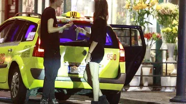 A comis-o din nou! Fiica lui Boureanu a sudat ţigările cu un prieten, pe trotuar!