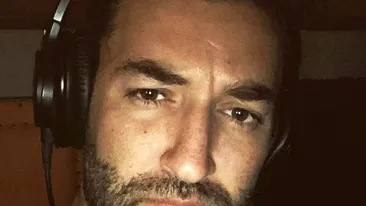 Apariţie răvăşitoare a lui Smiley. Solistul a ”chelit” ajutat de Pavel Bartoş