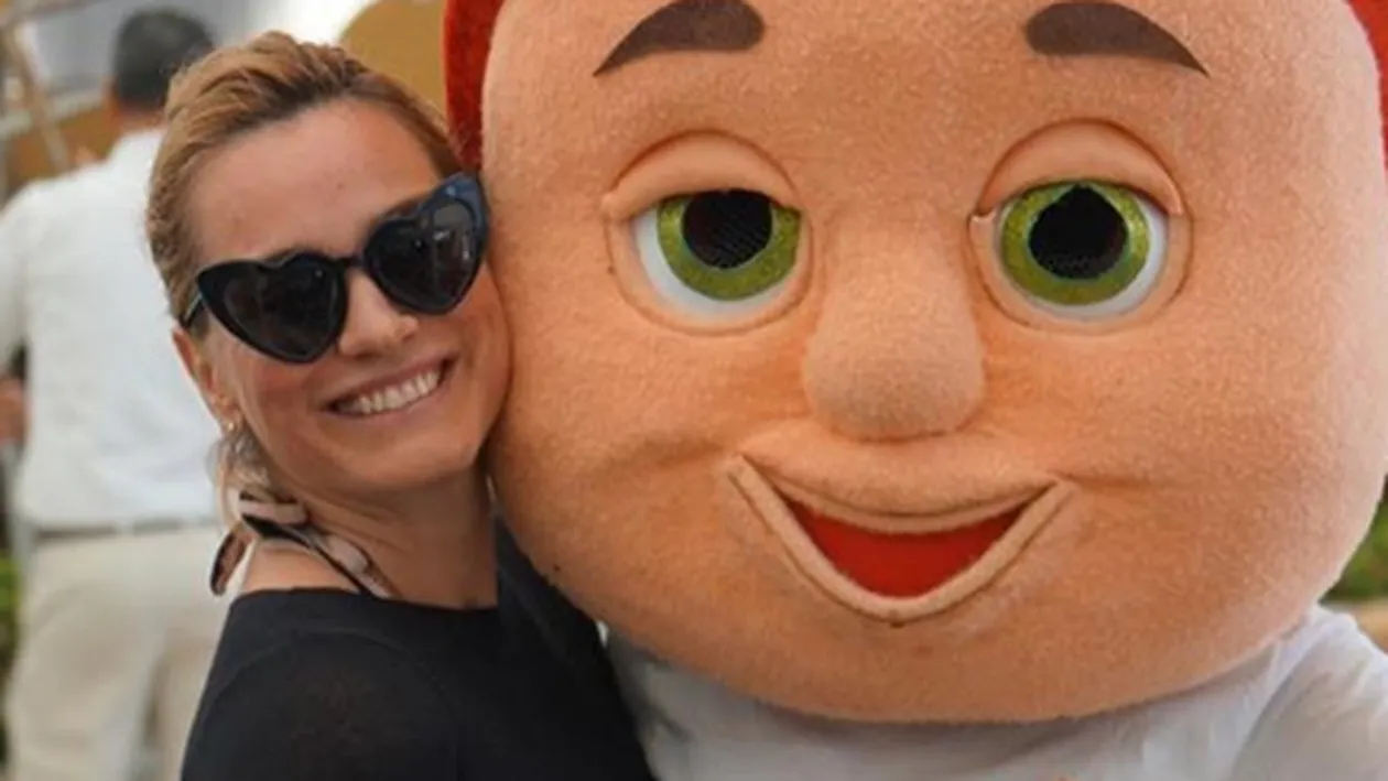 Andreea Esca face Crăciunul pe plajă! Ce loc exotic a ales