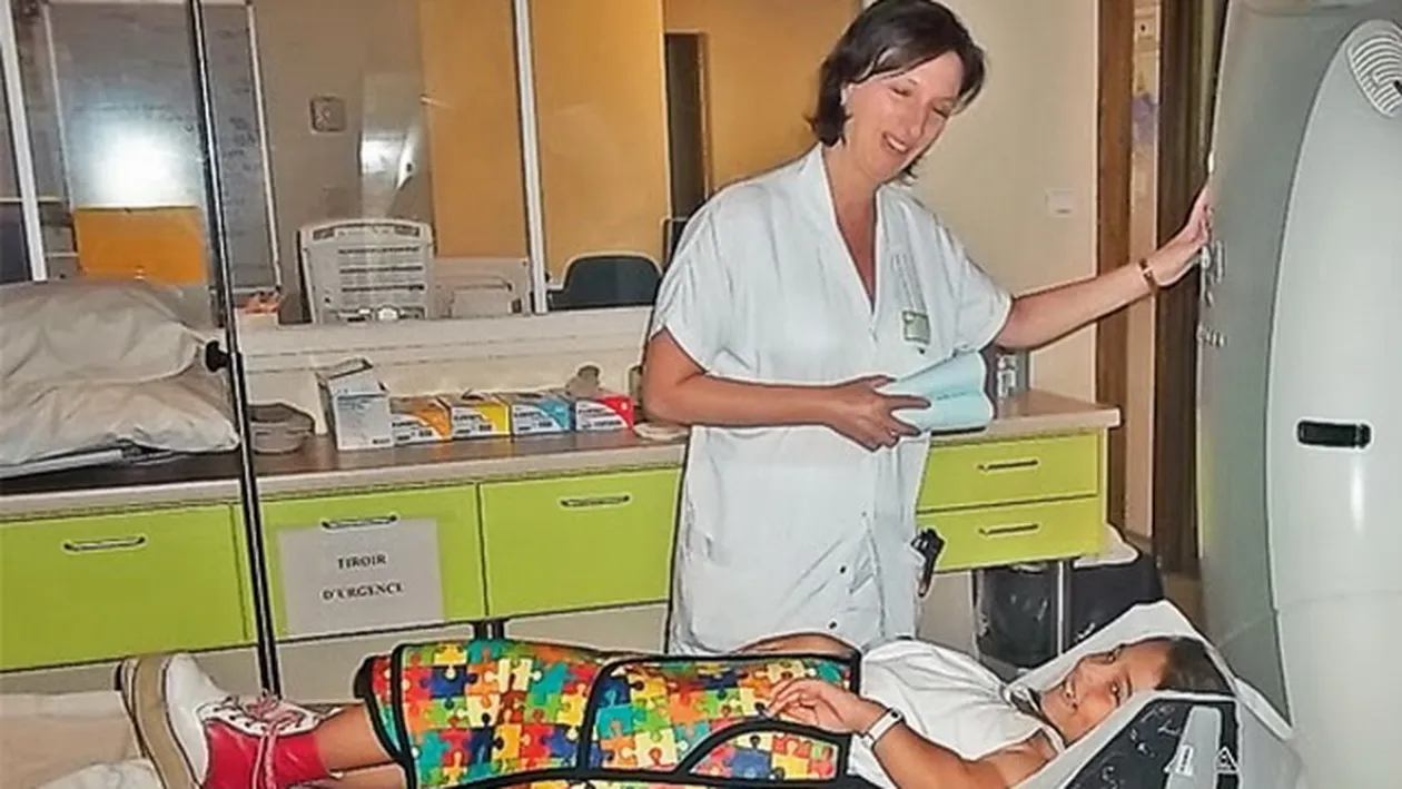 Copiii de varsta ei se gandesc la vacanta de vara, dar micuta Kassandra se pregateste pentru cea de-a 35-a operatie!