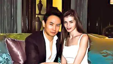 MONICA GABOR radiază de fericire alături de MR. PINK! În ce ipostază romantică s-au fotografiat cei doi