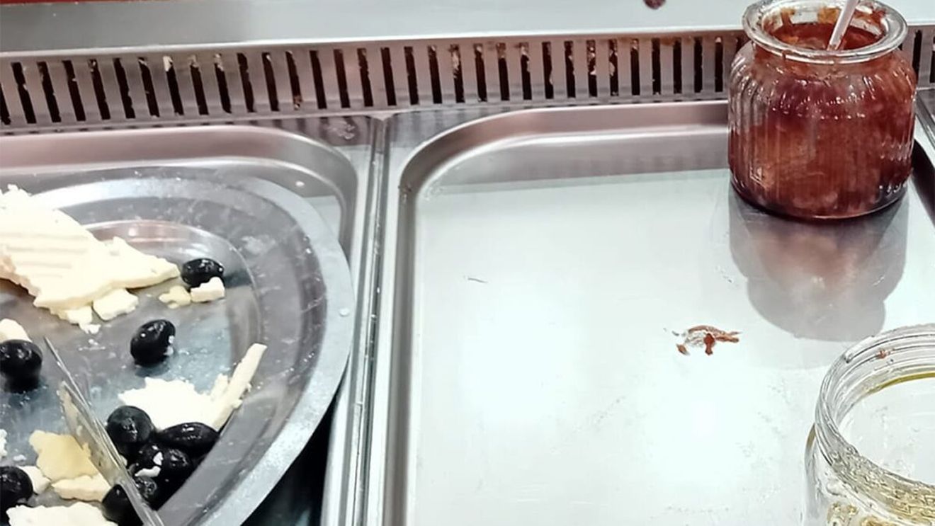 Ce a primit să mănânce o româncă, la "all inclusive" în Jupiter. A crezut că este o glumă: "Altă dată nu mai mergem"