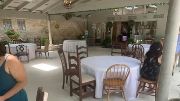 FOTO | Ce au primit de mâncare invitații de la o nuntă! O domnișoară de onoare a izbucnit