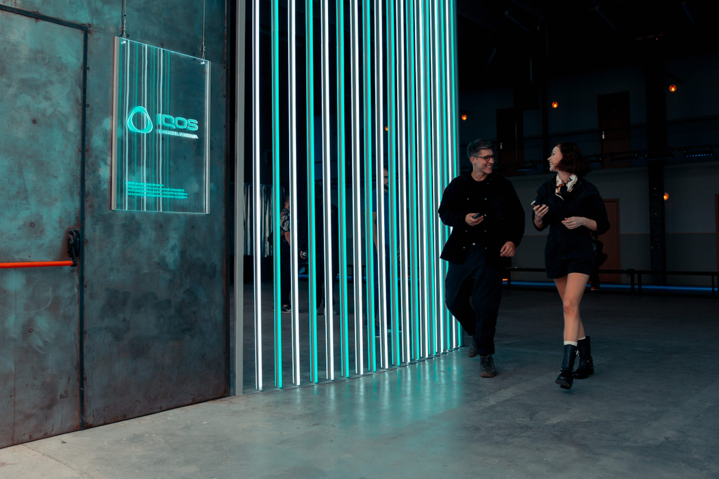 Comunicat: Omid Ghannadi, creatorul instalației IQOS x DIPLOMA: Apreciez că sunt companii care se implică atât de vizibil în sprijinul comunității