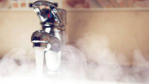 Bucureștenii au rămas din nou fără apă caldă! Ce sectoare sunt afectate