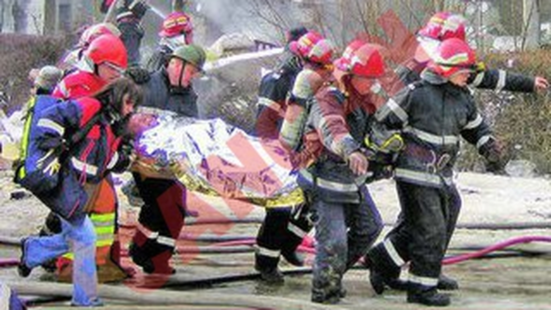 Familiile din blocul unde a avut loc explozia vor primi cate 6.000 de lei ca ajutor de urgenta