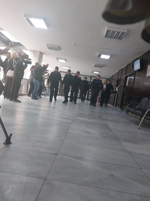 IMAGINI EXCLUSIVE! Extrădarea Elenei Udrea, amânată. Vrea să ceară azil politic în Grecia