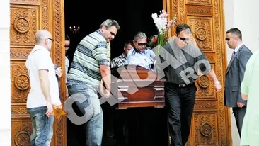 Sculptorul Marcel Guguianu, inmormantat ieri la Cimitirul Bellu. Ion Iliescu si-a condus prietenul pe ultimul drum